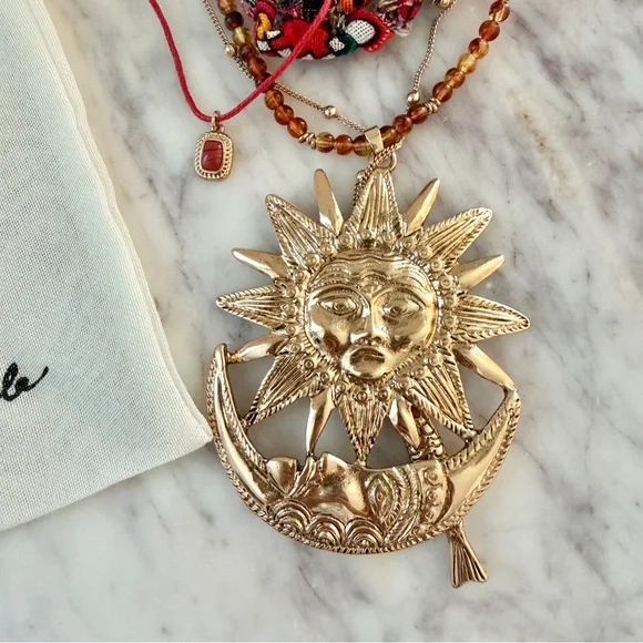 🌞 FREE PEOPLE Ultraviolet Layered Necklace Celestial Gold Sun Moon Large Pendant - Picture 6 of 12